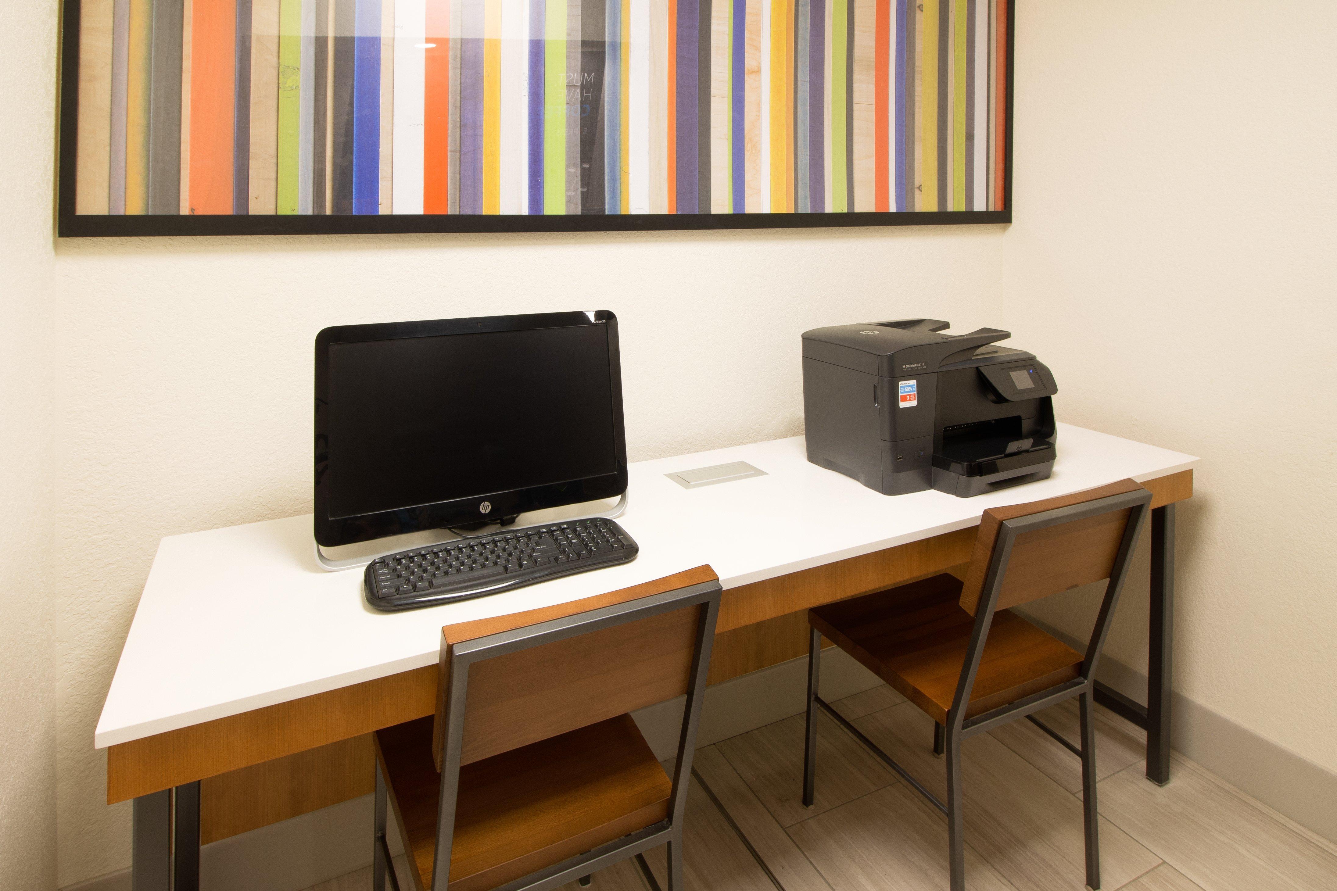 Holiday Inn Express & Suites - Worthington By Ihg Exterior foto